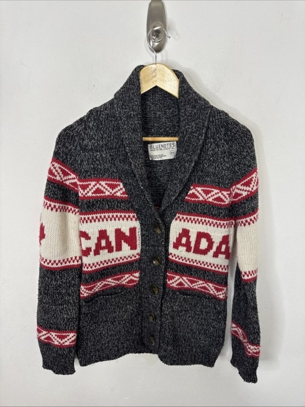 Bluenotes Woman M Canada Print Western Cowichan Cardigan Knit Sweater Aztec